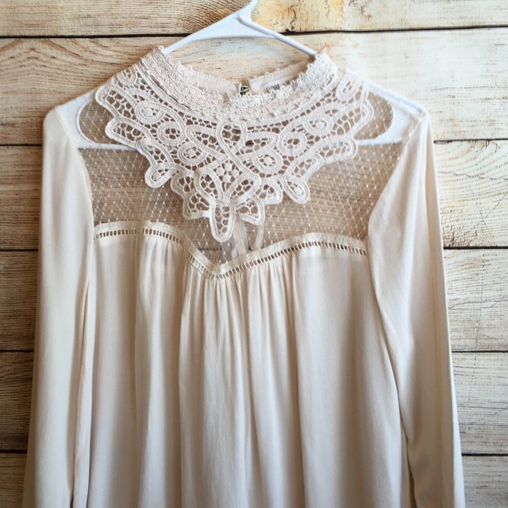 CLOVER + SCOUT LACE DETAIL TOP IN CREAM - Picture 2 of 9